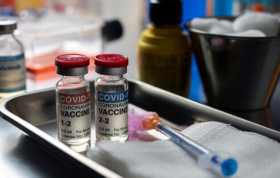 Covid 19 Coronavirus Vaccine For Vaccination Plan H4ZBJUR