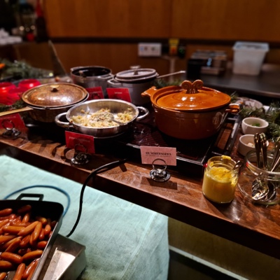 Uppsala Dec 2023 20231209 184856 Blodcancer F Uppsala Julbord Rest Uppsala Saluhall