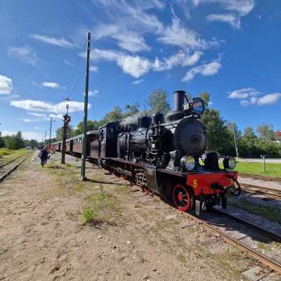 Lennakatten 2024 20240824 142157 Faringe Station Ångtåget