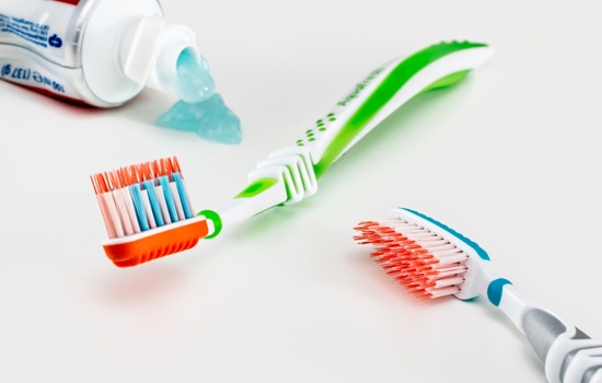 Toothbrush G0db1b4a57 1920