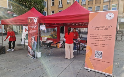 Blodcancerf Ljusmanifestationen 2025 20250903 164700 Vi Tar Emot Besökare Vid Tälten