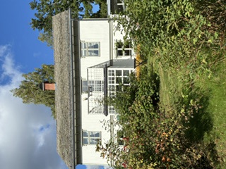 Rackstadmuseet i vacker trädgård.