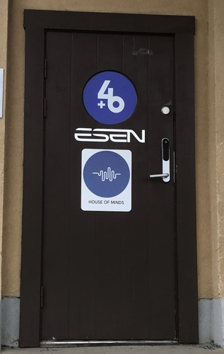 plus 46 studio bromma entredörr