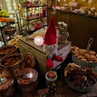 Uppsala Dec 2023 20231209 180402 Blodcancer F Uppsala Julbord Rest Uppsala Saluhall