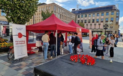 Blodcancerf Ljusmanifestationen 2025 20250903 161619 Vi Tar Emot Besökare Vid Tälten