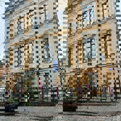 78Bce4b1 B93d 4B64 A89b 000B99b8403d