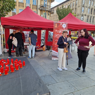 Blodcancerf Ljusmanifestationen 2025 20250903 161855 Vi Tar Emot Besökare Vid Tälten